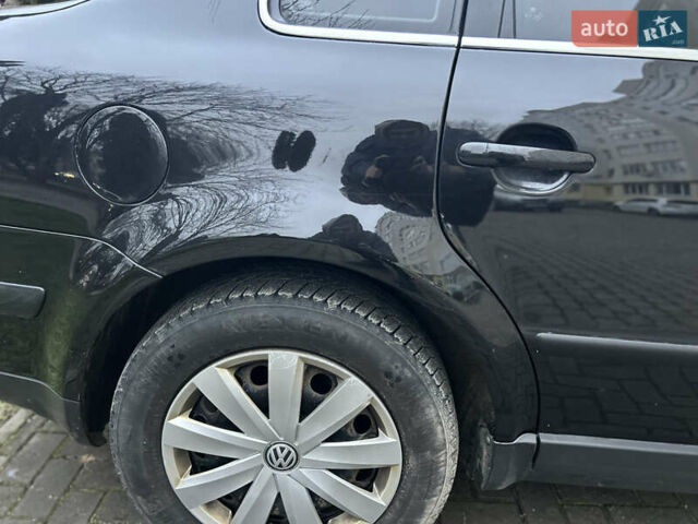 Черный Фольксваген Пассат, объемом двигателя 1.9 л и пробегом 409 тыс. км за 4650 $, фото 28 на Automoto.ua