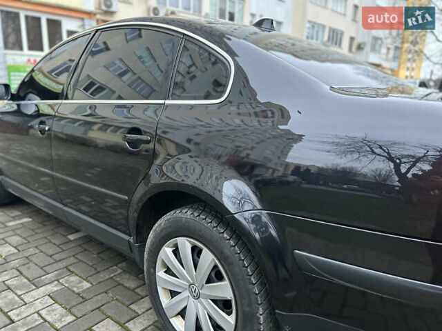 Черный Фольксваген Пассат, объемом двигателя 1.9 л и пробегом 409 тыс. км за 4650 $, фото 11 на Automoto.ua
