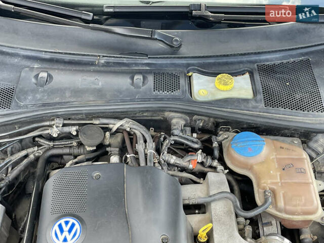 Черный Фольксваген Пассат, объемом двигателя 1.8 л и пробегом 499 тыс. км за 4100 $, фото 12 на Automoto.ua