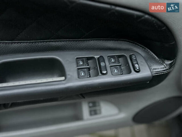 Черный Фольксваген Пассат, объемом двигателя 1.9 л и пробегом 409 тыс. км за 4650 $, фото 46 на Automoto.ua