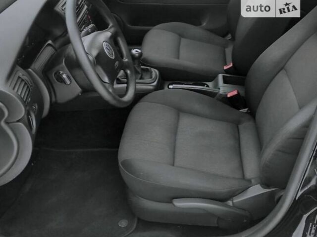 Черный Фольксваген Пассат, объемом двигателя 1.6 л и пробегом 170 тыс. км за 5100 $, фото 12 на Automoto.ua