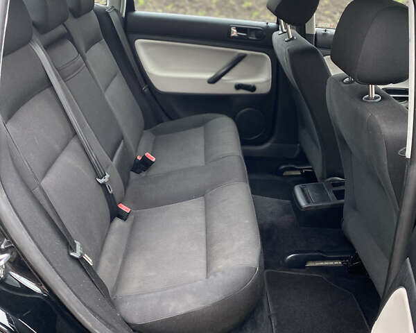 Черный Фольксваген Пассат, объемом двигателя 1.6 л и пробегом 230 тыс. км за 4850 $, фото 14 на Automoto.ua