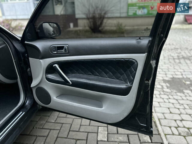 Черный Фольксваген Пассат, объемом двигателя 1.9 л и пробегом 409 тыс. км за 4650 $, фото 66 на Automoto.ua