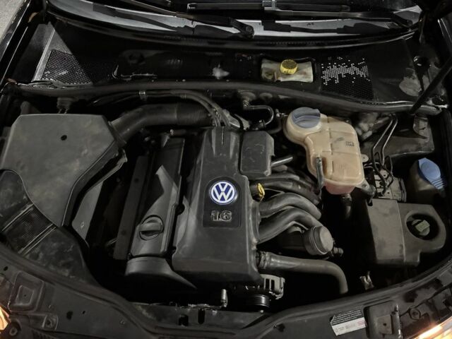 Черный Фольксваген Пассат, объемом двигателя 1.6 л и пробегом 255 тыс. км за 5000 $, фото 7 на Automoto.ua