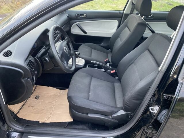 Черный Фольксваген Пассат, объемом двигателя 1.6 л и пробегом 230 тыс. км за 4700 $, фото 9 на Automoto.ua