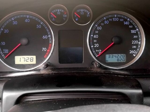 Черный Фольксваген Пассат, объемом двигателя 1.6 л и пробегом 340 тыс. км за 3500 $, фото 9 на Automoto.ua