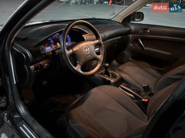 Черный Фольксваген Пассат, объемом двигателя 1.6 л и пробегом 259 тыс. км за 5200 $, фото 6 на Automoto.ua