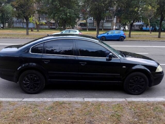 Черный Фольксваген Пассат, объемом двигателя 1.6 л и пробегом 340 тыс. км за 3500 $, фото 5 на Automoto.ua