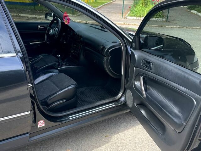 Черный Фольксваген Пассат, объемом двигателя 1.8 л и пробегом 369 тыс. км за 4200 $, фото 6 на Automoto.ua