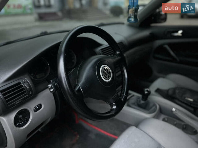 Черный Фольксваген Пассат, объемом двигателя 1.9 л и пробегом 409 тыс. км за 4650 $, фото 49 на Automoto.ua