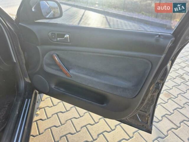 Черный Фольксваген Пассат, объемом двигателя 2.77 л и пробегом 342 тыс. км за 3500 $, фото 22 на Automoto.ua