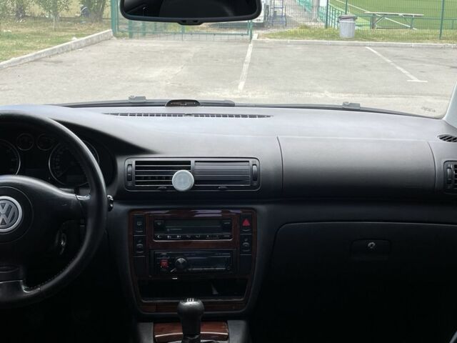 Черный Фольксваген Пассат, объемом двигателя 1.8 л и пробегом 499 тыс. км за 3700 $, фото 6 на Automoto.ua