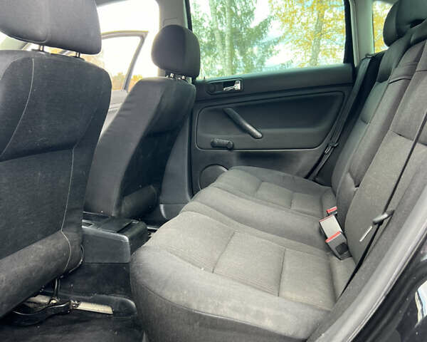 Черный Фольксваген Пассат, объемом двигателя 1.6 л и пробегом 258 тыс. км за 4499 $, фото 19 на Automoto.ua