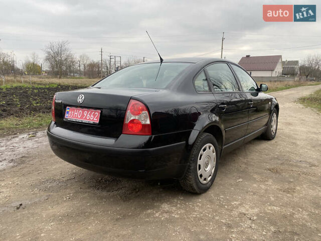 Черный Фольксваген Пассат, объемом двигателя 1.6 л и пробегом 230 тыс. км за 4850 $, фото 7 на Automoto.ua