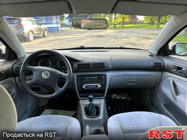 Черный Фольксваген Пассат, объемом двигателя 1.6 л и пробегом 140 тыс. км за 5700 $, фото 13 на Automoto.ua