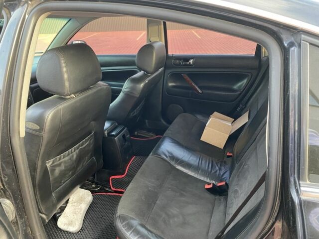 Черный Фольксваген Пассат, объемом двигателя 1.8 л и пробегом 300 тыс. км за 3250 $, фото 5 на Automoto.ua