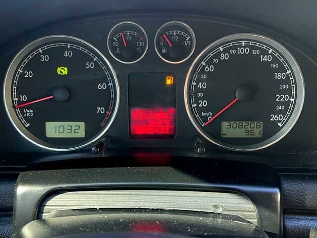 Чорний Фольксваген Пассат, об'ємом двигуна 2.8 л та пробігом 308 тис. км за 4300 $, фото 1 на Automoto.ua