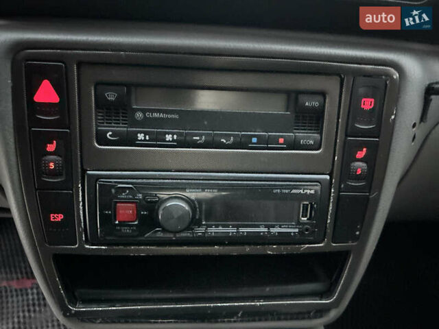 Черный Фольксваген Пассат, объемом двигателя 1.9 л и пробегом 409 тыс. км за 4650 $, фото 53 на Automoto.ua