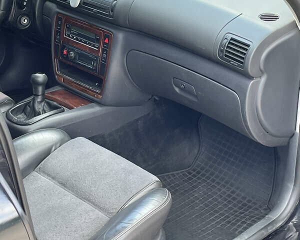 Черный Фольксваген Пассат, объемом двигателя 1.8 л и пробегом 499 тыс. км за 4100 $, фото 7 на Automoto.ua