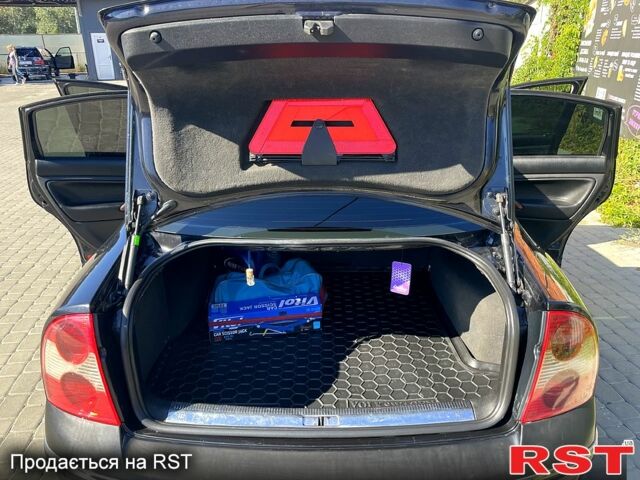 Чорний Фольксваген Пассат, об'ємом двигуна 2.8 л та пробігом 308 тис. км за 4300 $, фото 5 на Automoto.ua