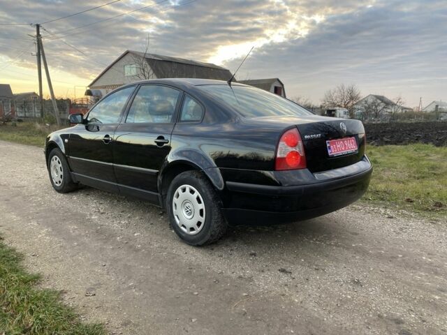 Черный Фольксваген Пассат, объемом двигателя 1.6 л и пробегом 230 тыс. км за 4700 $, фото 2 на Automoto.ua