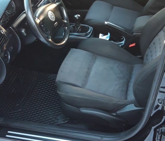 Черный Фольксваген Пассат, объемом двигателя 1.9 л и пробегом 290 тыс. км за 4500 $, фото 9 на Automoto.ua