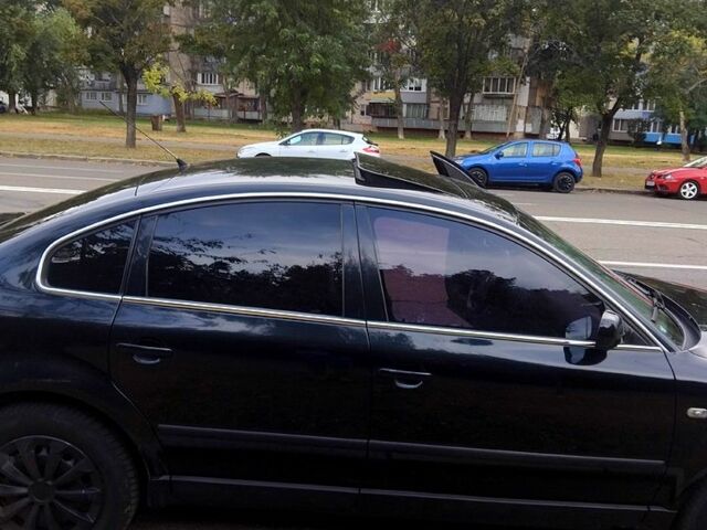 Черный Фольксваген Пассат, объемом двигателя 1.6 л и пробегом 340 тыс. км за 3500 $, фото 11 на Automoto.ua