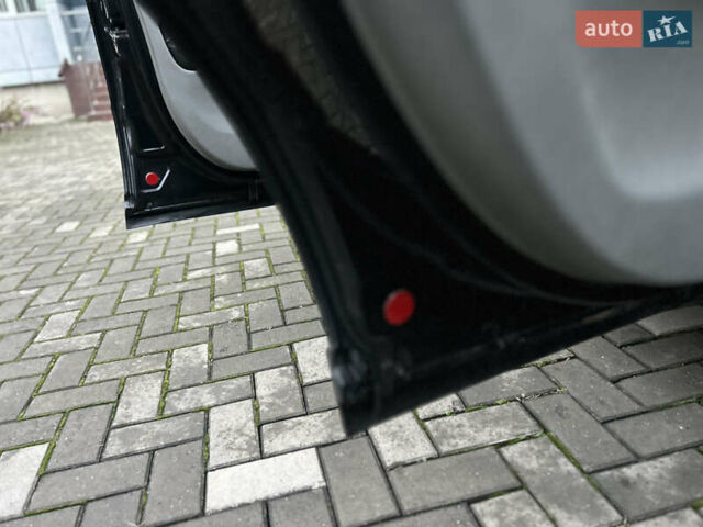 Черный Фольксваген Пассат, объемом двигателя 1.9 л и пробегом 409 тыс. км за 4650 $, фото 56 на Automoto.ua