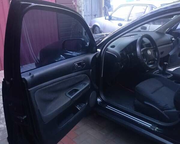 Черный Фольксваген Пассат, объемом двигателя 1.78 л и пробегом 267 тыс. км за 4800 $, фото 4 на Automoto.ua