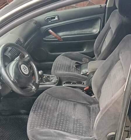 Черный Фольксваген Пассат, объемом двигателя 1.98 л и пробегом 538 тыс. км за 4500 $, фото 6 на Automoto.ua