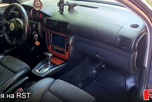 Чорний Фольксваген Пассат, об'ємом двигуна 2.5 л та пробігом 230 тис. км за 6000 $, фото 3 на Automoto.ua