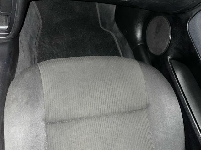 Черный Фольксваген Пассат, объемом двигателя 1.6 л и пробегом 232 тыс. км за 4350 $, фото 3 на Automoto.ua