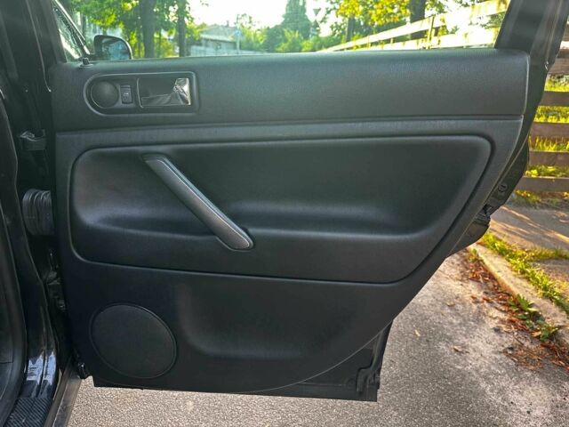 Чорний Фольксваген Пассат, об'ємом двигуна 1.8 л та пробігом 334 тис. км за 4390 $, фото 18 на Automoto.ua