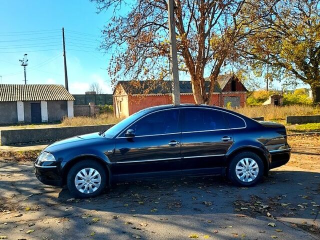 Черный Фольксваген Пассат, объемом двигателя 1.8 л и пробегом 370 тыс. км за 4500 $, фото 5 на Automoto.ua