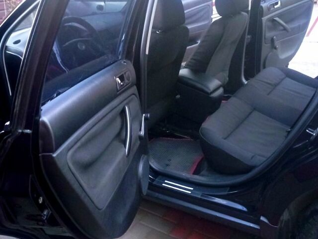 Черный Фольксваген Пассат, объемом двигателя 1.8 л и пробегом 267 тыс. км за 4700 $, фото 5 на Automoto.ua