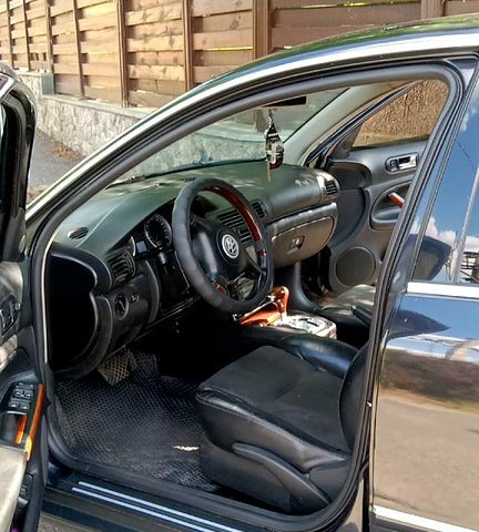 Чорний Фольксваген Пассат, об'ємом двигуна 2.8 л та пробігом 208 тис. км за 5600 $, фото 4 на Automoto.ua