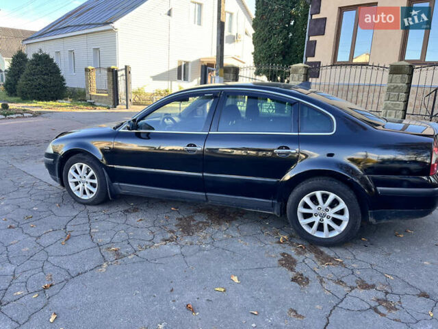 Черный Фольксваген Пассат, объемом двигателя 1.78 л и пробегом 300 тыс. км за 4350 $, фото 2 на Automoto.ua