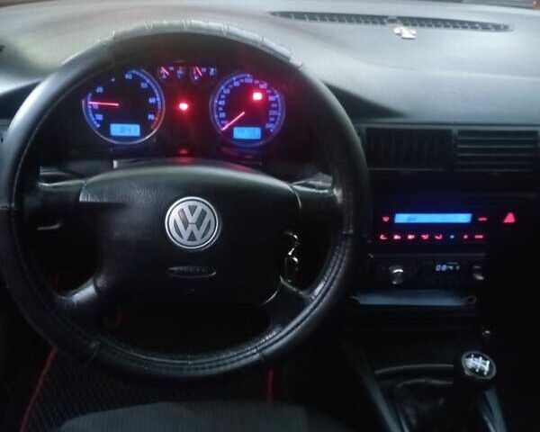 Черный Фольксваген Пассат, объемом двигателя 1.78 л и пробегом 267 тыс. км за 4800 $, фото 11 на Automoto.ua