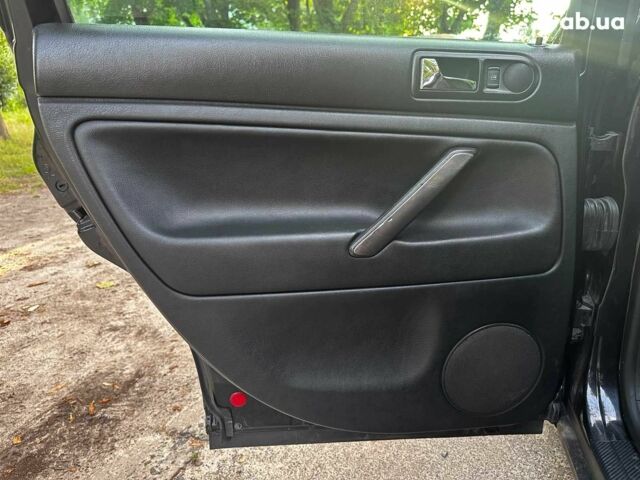 Черный Фольксваген Пассат, объемом двигателя 1.8 л и пробегом 334 тыс. км за 5490 $, фото 15 на Automoto.ua