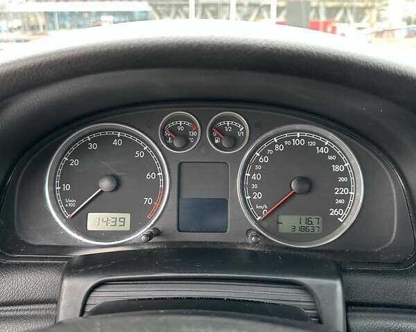 Черный Фольксваген Пассат, объемом двигателя 1.6 л и пробегом 318 тыс. км за 4000 $, фото 20 на Automoto.ua