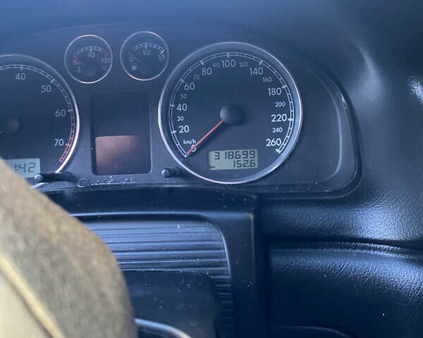 Черный Фольксваген Пассат, объемом двигателя 1.78 л и пробегом 318 тыс. км за 4800 $, фото 13 на Automoto.ua