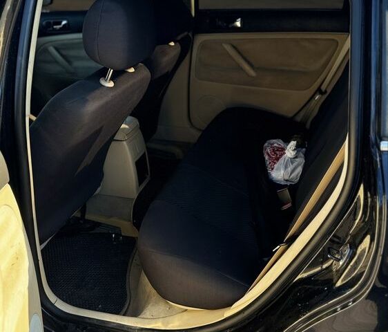 Черный Фольксваген Пассат, объемом двигателя 1.9 л и пробегом 407 тыс. км за 3899 $, фото 2 на Automoto.ua