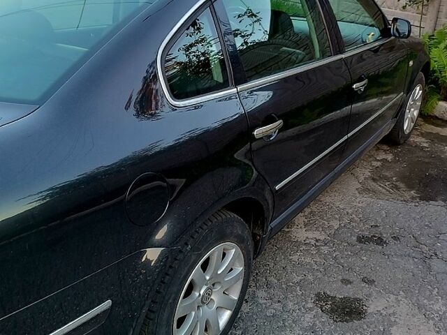 Черный Фольксваген Пассат, объемом двигателя 2 л и пробегом 307 тыс. км за 4500 $, фото 3 на Automoto.ua