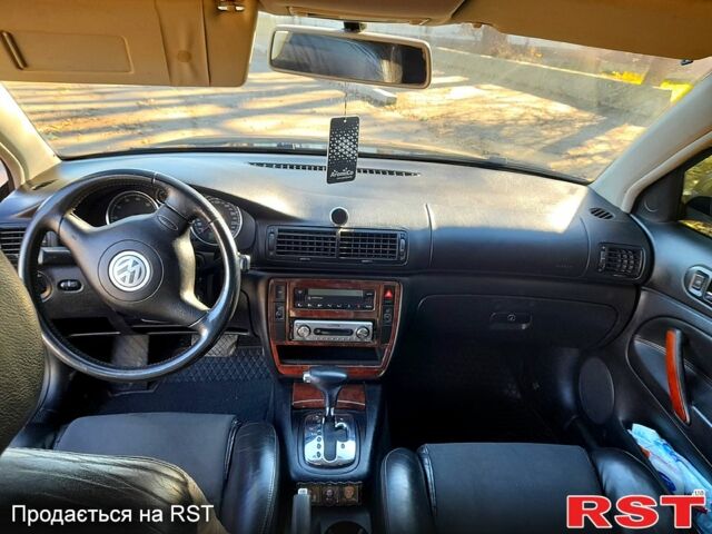 Черный Фольксваген Пассат, объемом двигателя 1.8 л и пробегом 370 тыс. км за 4500 $, фото 7 на Automoto.ua