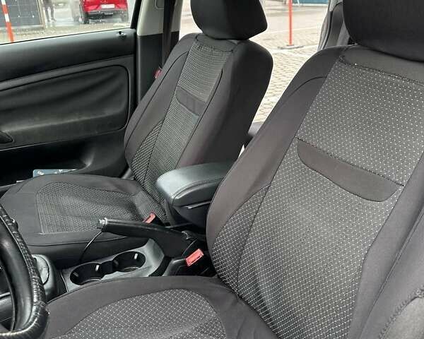 Черный Фольксваген Пассат, объемом двигателя 1.6 л и пробегом 318 тыс. км за 4000 $, фото 15 на Automoto.ua