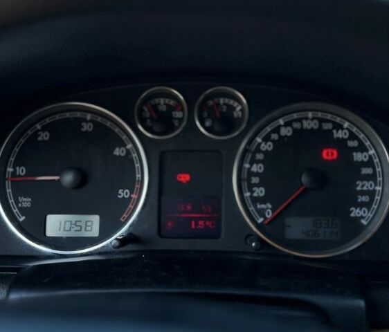 Черный Фольксваген Пассат, объемом двигателя 1.9 л и пробегом 407 тыс. км за 3899 $, фото 5 на Automoto.ua