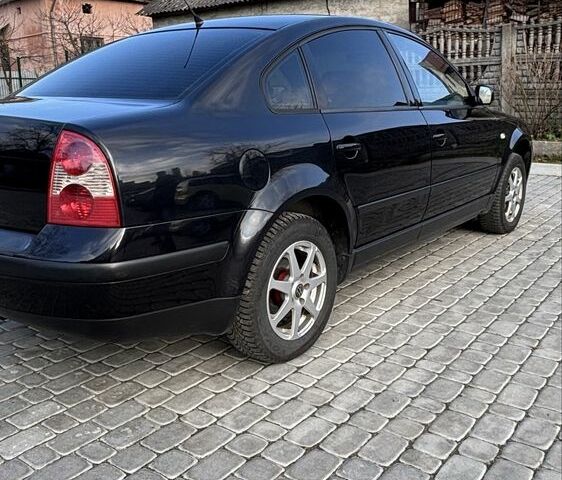 Черный Фольксваген Пассат, объемом двигателя 1.6 л и пробегом 277 тыс. км за 4900 $, фото 4 на Automoto.ua