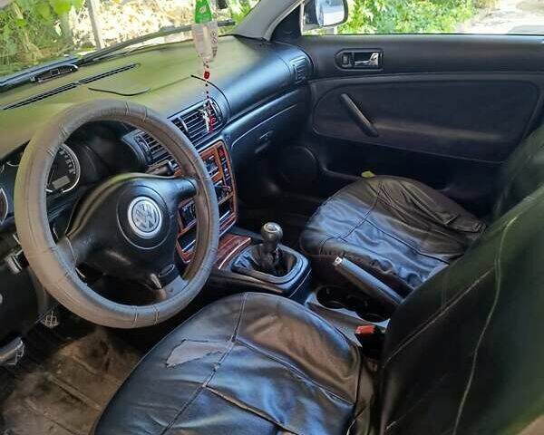 Черный Фольксваген Пассат, объемом двигателя 1.98 л и пробегом 443 тыс. км за 3800 $, фото 6 на Automoto.ua