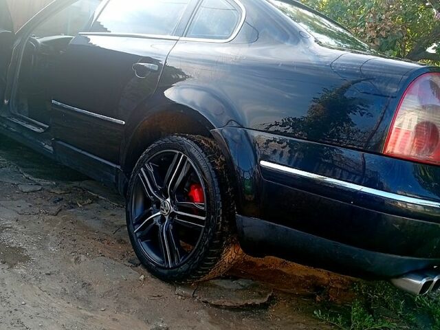 Чорний Фольксваген Пассат, об'ємом двигуна 2.8 л та пробігом 200 тис. км за 3500 $, фото 1 на Automoto.ua