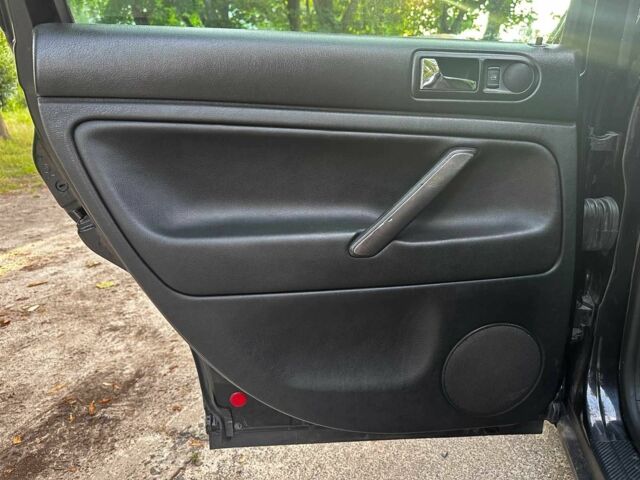 Чорний Фольксваген Пассат, об'ємом двигуна 1.8 л та пробігом 334 тис. км за 4390 $, фото 15 на Automoto.ua